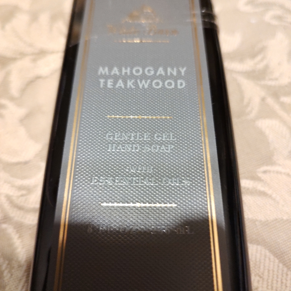 🍂🪵🍂 NWT Bath & Body Works White Barn Mahogany Teakwood 8 oz - Picture 4 of 8